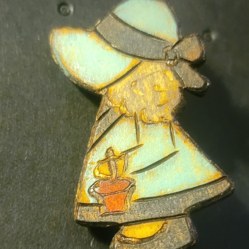 Source Unknown Vintage Style Brooch - Blue and Yellow